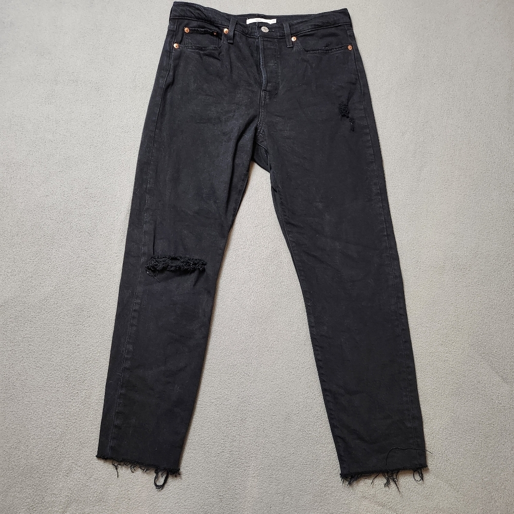 Levi's Wedgie Fit - Premium red tab Women's size 29 black jeans Distressed